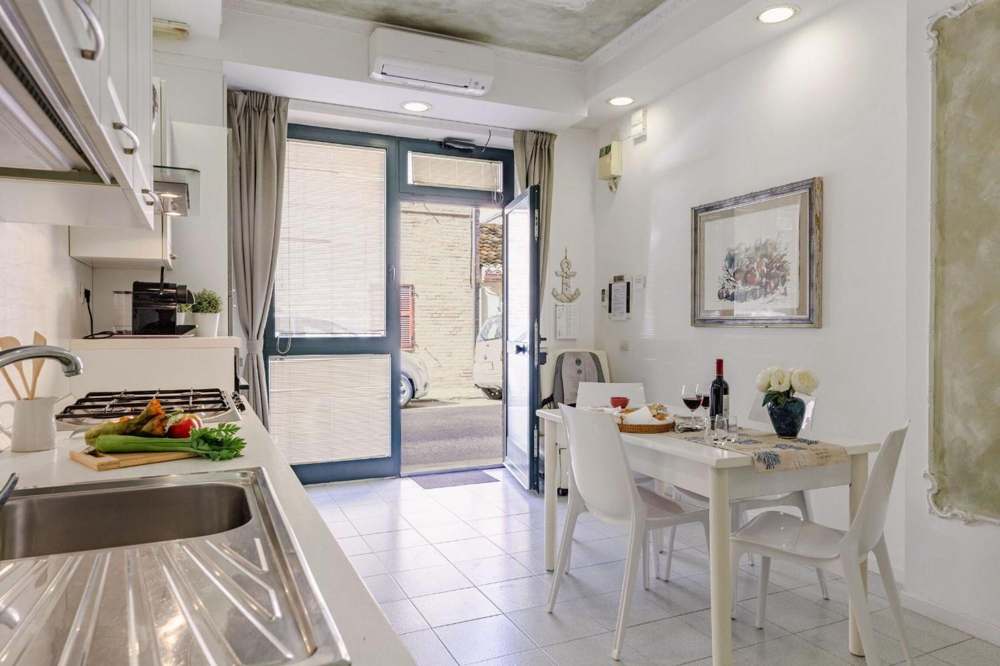Italian Experience-La Rondine Apartment Porto Recanati Exteriör bild